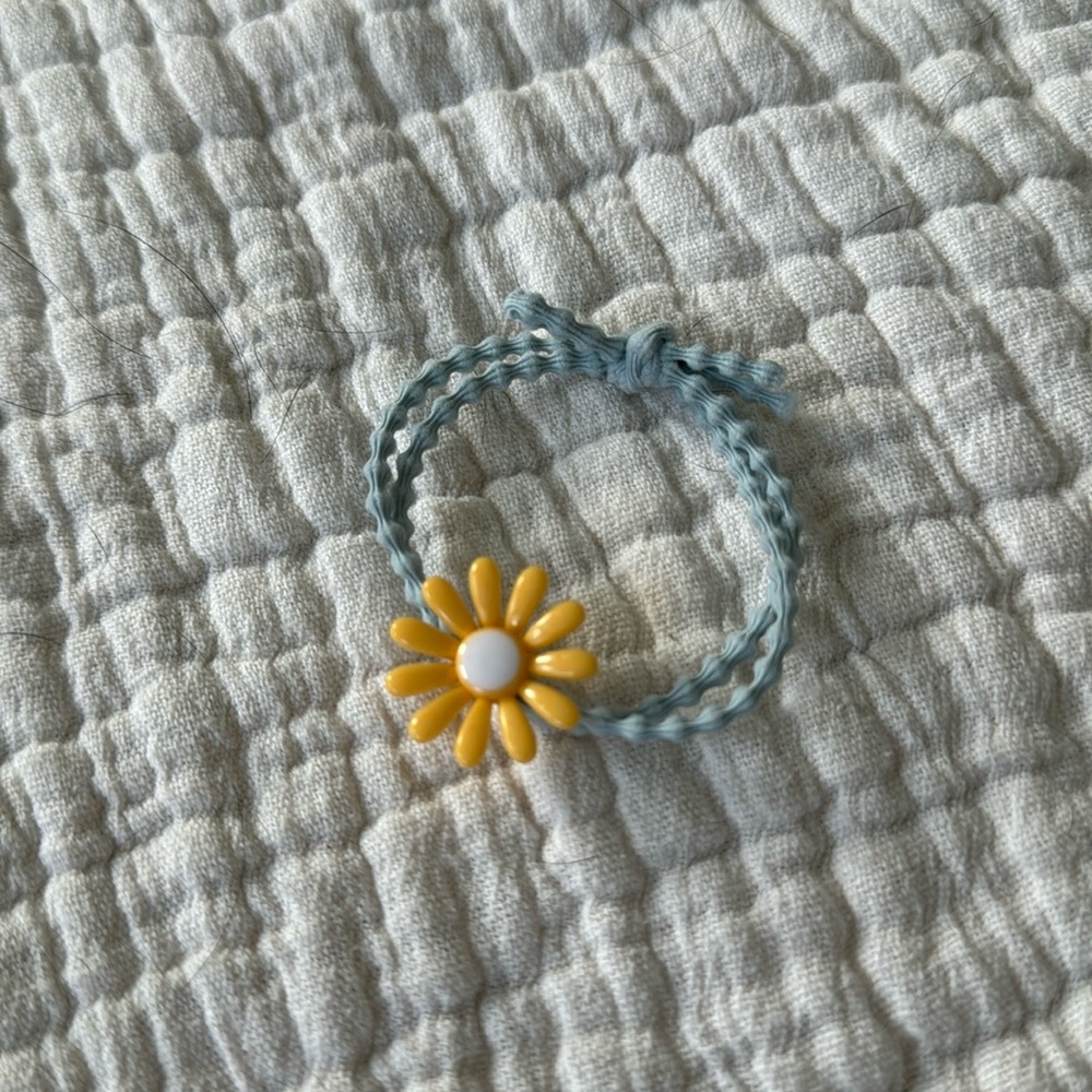 Girls hair tie